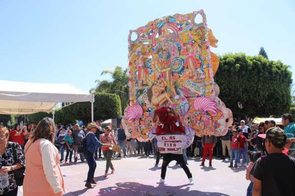 Toritos de más de 4 metros de altura te esperan en el carnaval de Tarímbaro