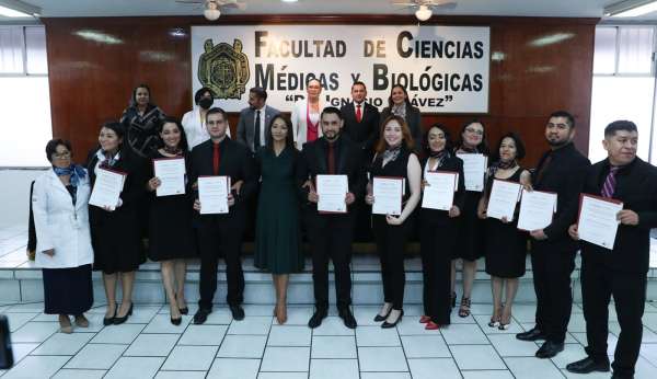 Egresados nicolaitas forman parte de la primera generación de especialistas en Medicina Familiar del ISSSTE