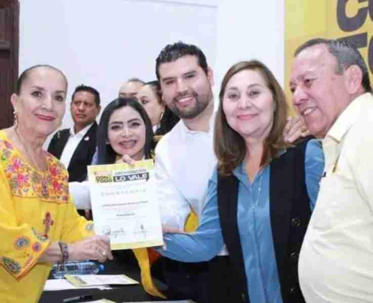 Formaliza Julieta Gallardo su registro como aspirante a la candidatura del Distrito de Puruándiro y recibe constancia 