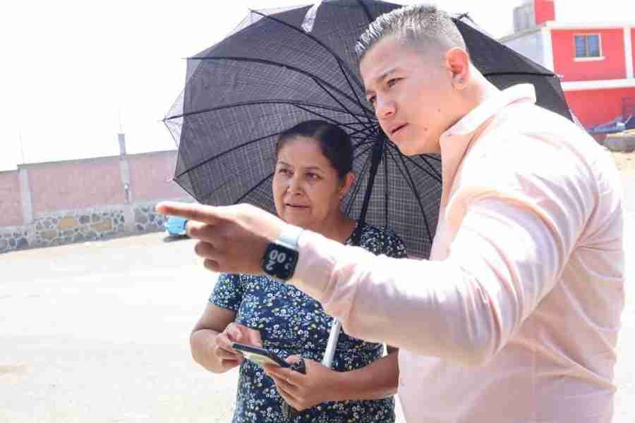 Víctor Zurita se reúne con familias de la localidad de San Bernabé 