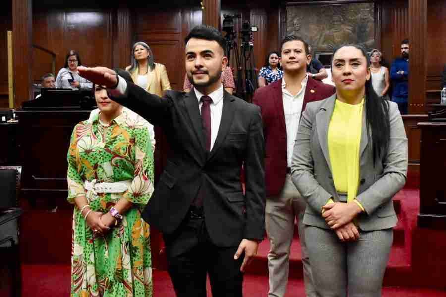 Rinde protesta ante 75 Legislatura, Christian Pineda Chávez, como diputado local. 