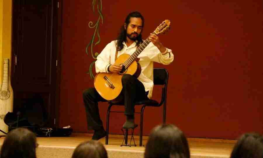 Miguel Ángel Omaña Guzmán, ofrece una noche mágica en el CIDEG. 