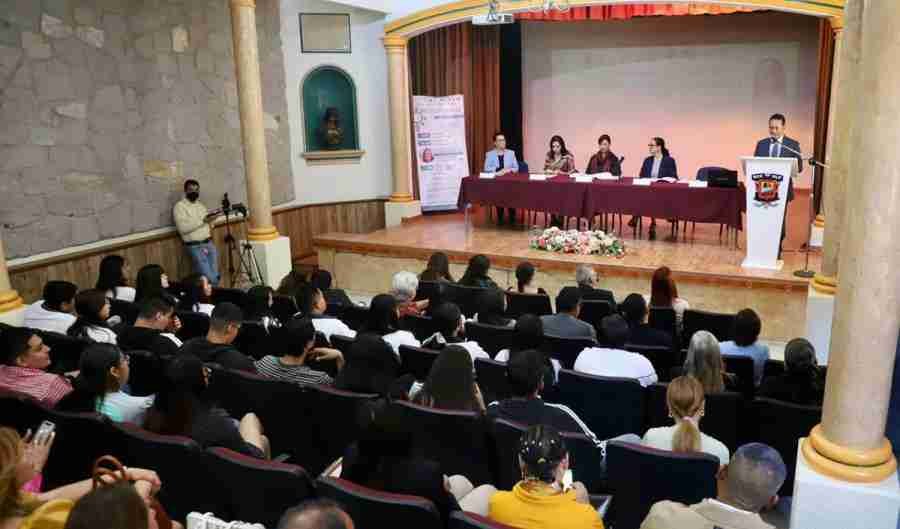 Más de 40 investigaciones pedagógicas se presentan en foro para docentes: SEE 