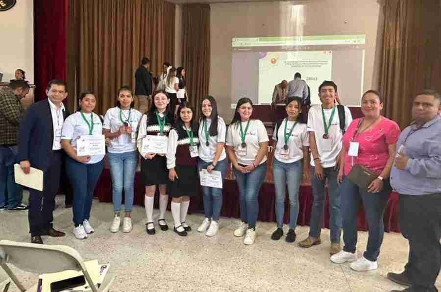 Estudiantes del Cecytem ganan 3 platas y 4 bronces en Infomatrix 