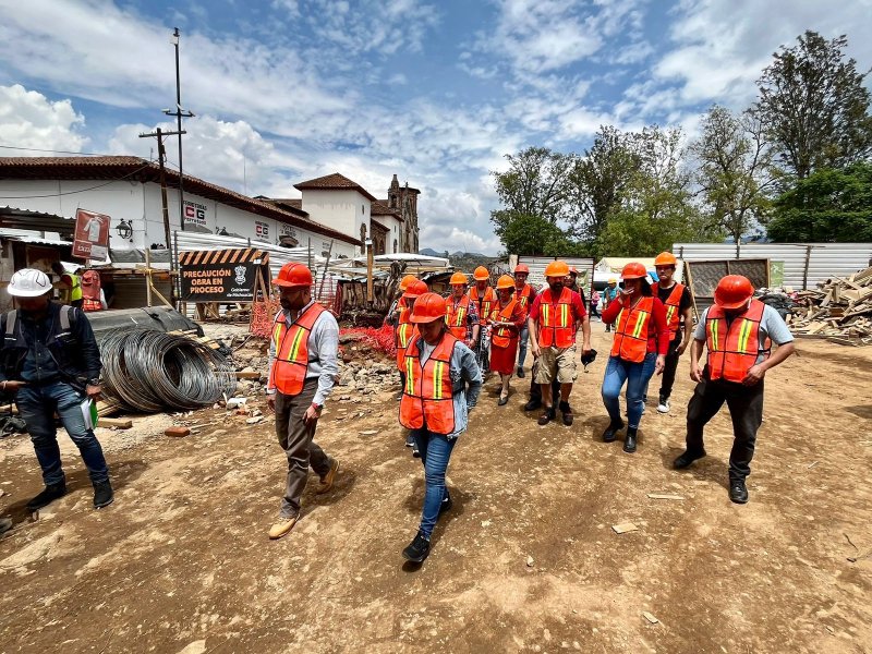 Con 45% de avance, comerciantes revisan obra del nuevo mercado de Pátzcuaro