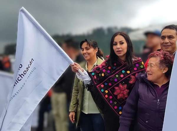 Seguiremos en la ruta de construir un mejor futuro para el Oriente Michoacano: Gloria Tapia