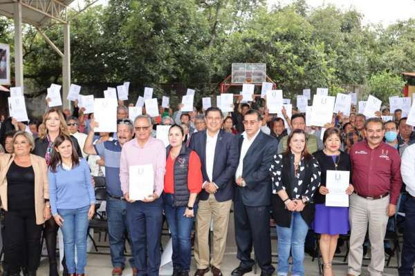 Nacho Campos hace realidad escrituración a 127 familias del Fovissste El Mirador