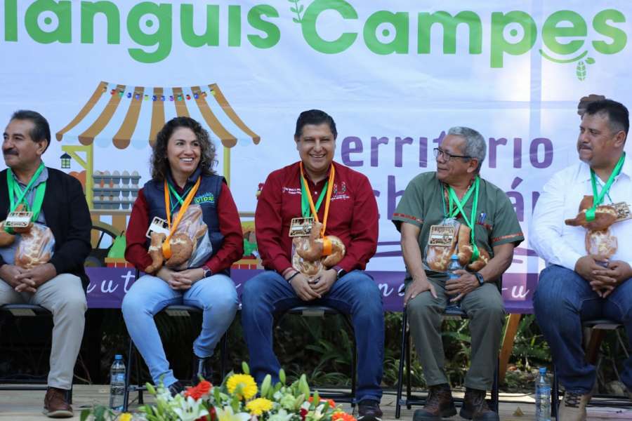 Anuncia Nacho Campos estímulos para pequeños productores agrícolas