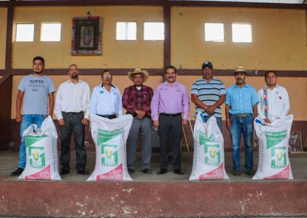 Gobierno de Nacho Campos sigue apoyando a productores del campo