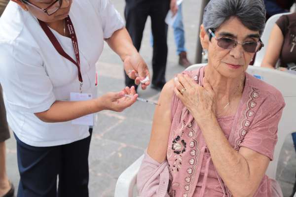 Arranca en Michoacán vacunación contra influenza y COVID-19