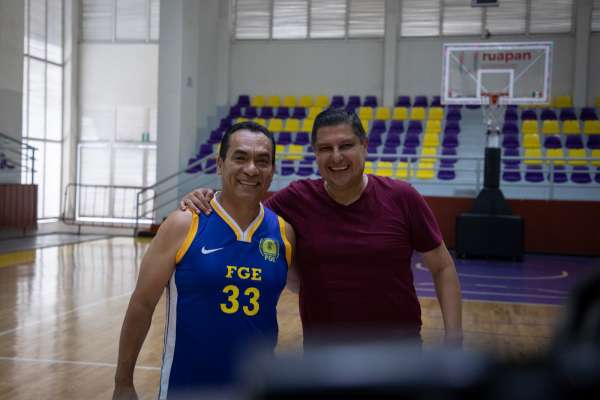 Con el ejemplo, Nacho Campos promueve el deporte en Uruapan
