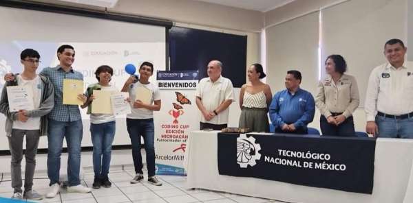 Ganan oro estudiantes del Cecytem en concurso de Programación