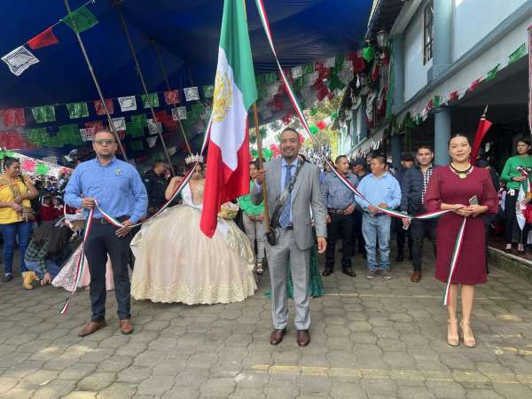 Alcalde, Carlos Morales Bonaparte, preside acto y desfile conmemorativo a la Independencia de México