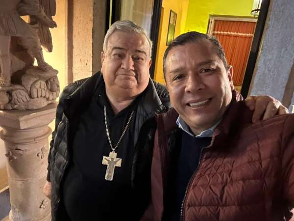 Juan Carlos Barragán comparte iniciativa para regular el uso de pirotecnia con el arzobispo de Morelia