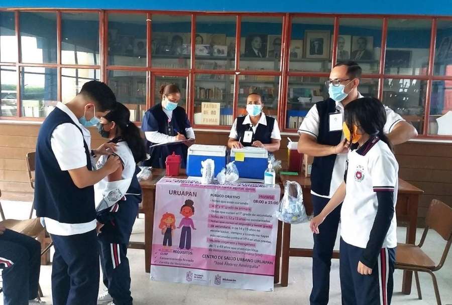 Continúa vacunación contra VPH en Uruapan para niñas de 11 a 15 años
