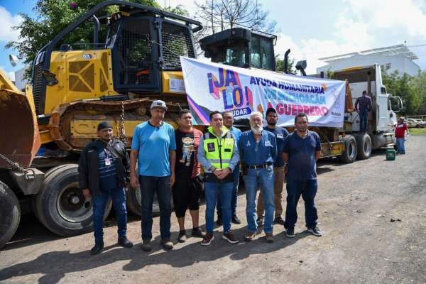 Michoacán envía a Guerrero maquinaria pesada para restablecer vías de comunicación
