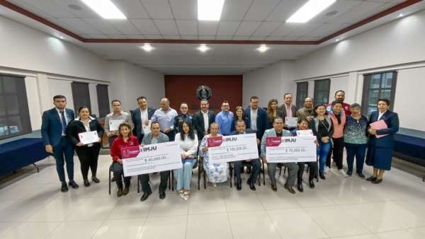 Reconoce Gobierno Municipal de Uruapan a ganadores del programa &quot;Escuelas del Bien&quot;