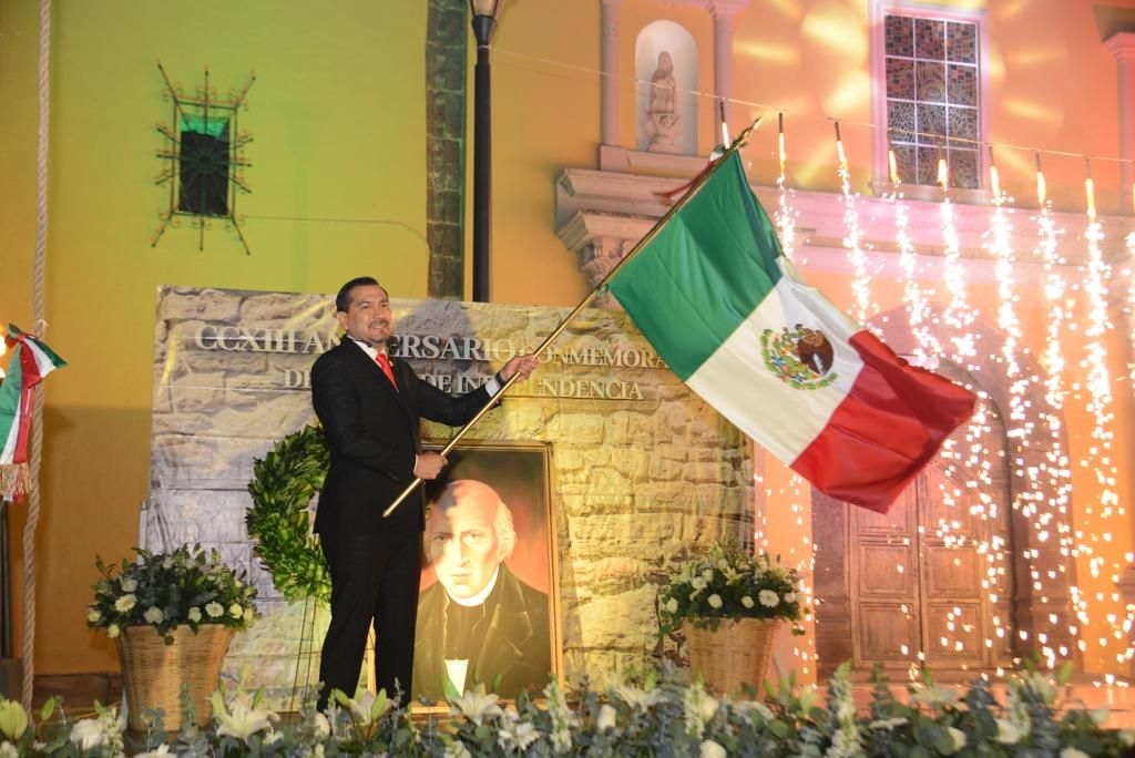Presidente Miguel Ramos Encabeza la Celebración del Grito de Independencia